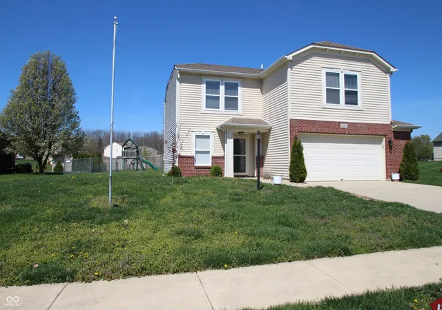 Photo 1 of Single family home for sale at 216 Creekside Dr, Danville, IN 46122 | MLS# 22089165 | Listing updated on 2026-09-12