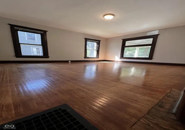 2nd image of 625 Woodruff Pl Middle Dr, Indianapolis, IN 46201 | MLS# 22089333