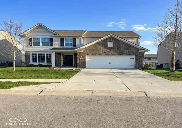 Photo 3 of Single family home for sale at 10342 Deercrest Ln, Indianapolis, IN 46239 | MLS# 22089662 | Listing updated on 2026-08-20