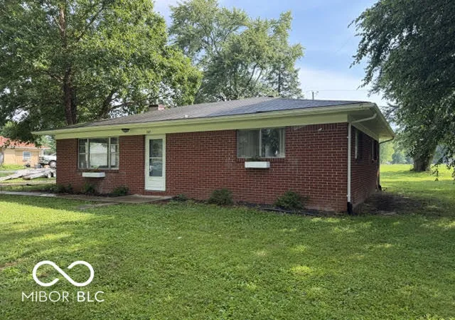 2nd image of 1517 W Us Hwy 136, Crawfordsville, IN 47933 | MLS# 22089684