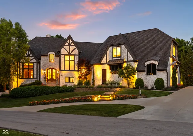 1st image of 2 Woodard Blf, Zionsville, IN 46077 | MLS# 22089696