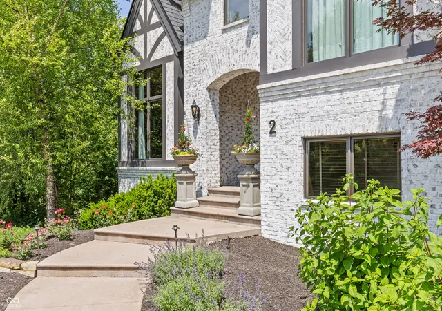Photo 3 of Mansion for sale at 2 Woodard Blf, Zionsville, IN 46077 | MLS# 22089696 | Listing updated on 2026-08-18