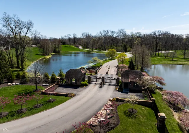 60th image of 2 Woodard Blf, Zionsville, IN 46077 | MLS# 22089696