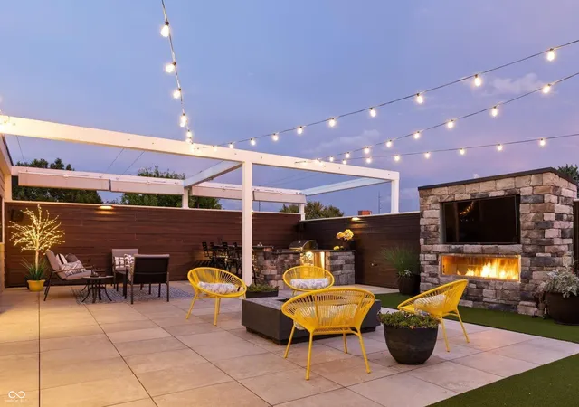 Photo 3 of Condo for sale at 932 Broadway St #14, Indianapolis, IN 46202 | MLS# 22089706 | Listing updated on 2026-10-06