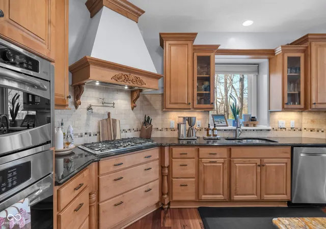 3rd image of 710 Pebble Brook Pl, Noblesville, IN 46062 | MLS# 22089725