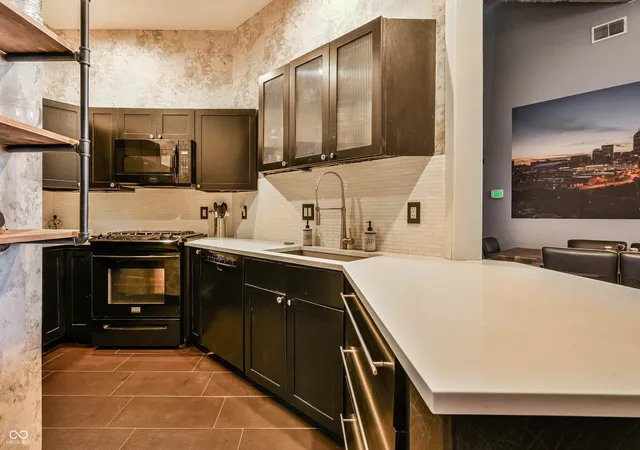 Homes for sale in Indianapolis, IN | 611 N Park Ave #208, Indianapolis, IN 46204 | MLS# 22089752
