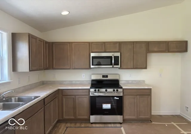 Homes for sale in Columbus, IN | 3658 Berkdale Dr, Columbus, IN 47203 | MLS# 22089831