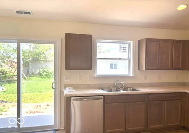Homes for sale in Columbus, IN | 3658 Berkdale Dr, Columbus, IN 47203 | MLS# 22089831