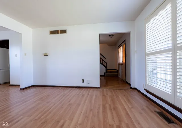 5th image of 8306 Corkwood Dr, Indianapolis, IN 46227 | MLS# 22089864
