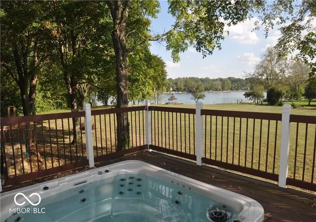 3rd image of 5305 Fall Creek Rd, Indianapolis, IN 46220 | MLS# 22090054