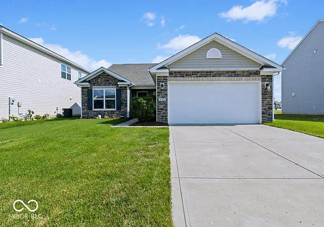 Photo 1 of Single family home for sale at 5763 Weeping Willow Pl, Whitestown, IN 46075 | MLS# 22090225 | Listing updated on 2026-10-01