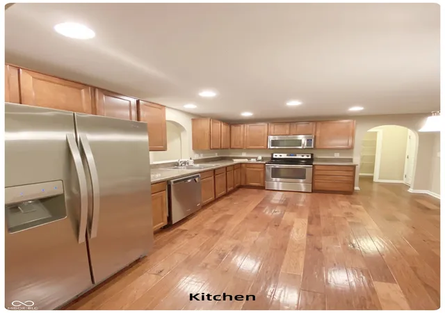Photo 2 of Single family home for sale at 5763 Weeping Willow Pl, Whitestown, IN 46075 | MLS# 22090225 | Listing updated on 2026-10-01