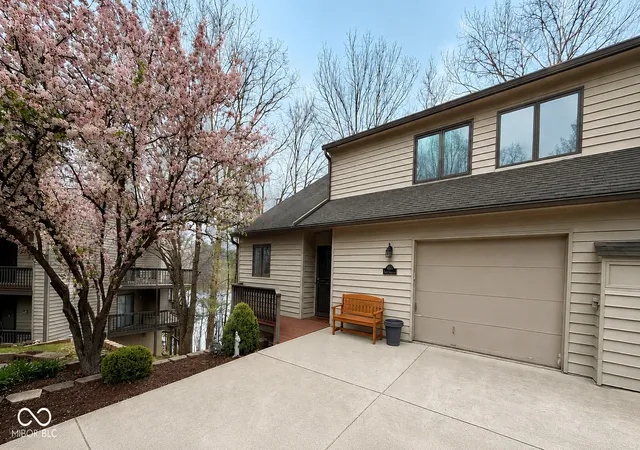2nd image of 2072 E Waters Edge Dr #15, Bloomington, IN 47401 | MLS# 22090300