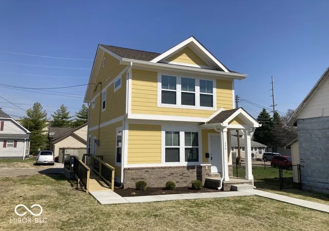 3rd image of 116 E Pennsylvania St, Shelbyville, IN 46176 | MLS# 22090360