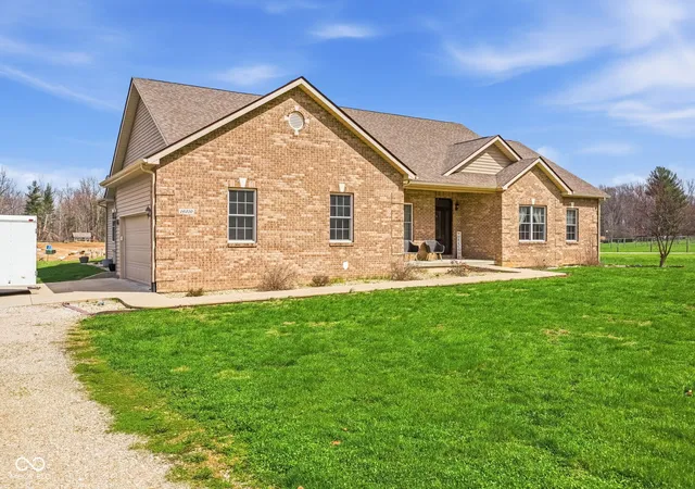 1st image of 16310 E Main St, Columbus, IN 47203 | MLS# 22090430