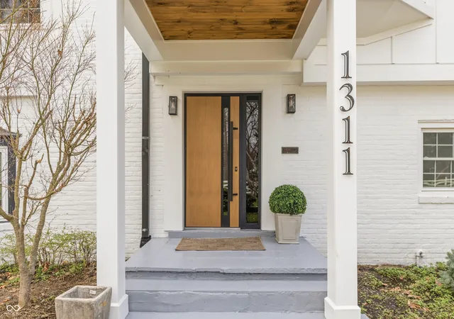 3rd image of 1311 Golden Hill Dr, Indianapolis, IN 46208 | MLS# 22090698