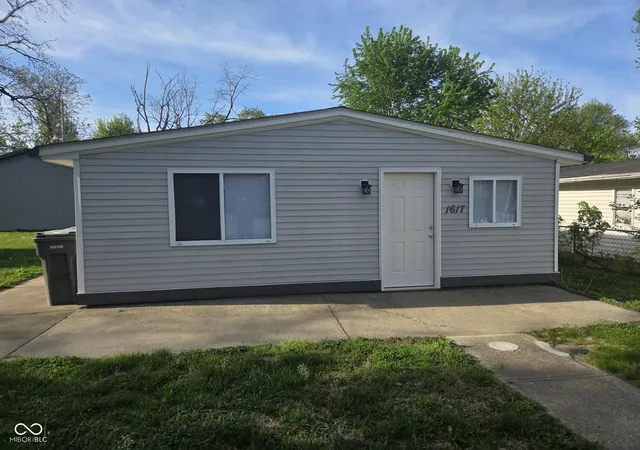 Homes for sale in Indianapolis, IN | 1617 E Gimber St, Indianapolis, IN 46203 | MLS# 22090714