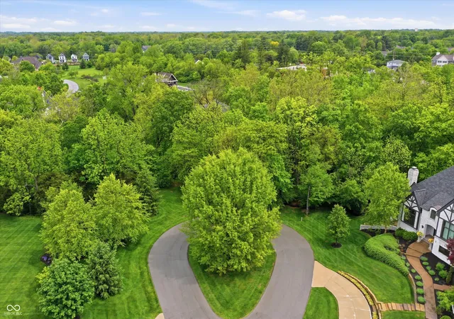 2nd image of 1 Woodard Blf, Zionsville, IN 46077 | MLS# 22090772