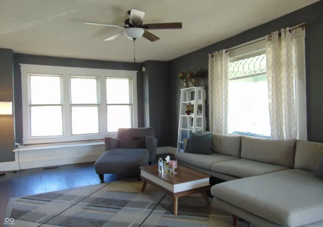 Photo 3 of Sale Pending at 1302 S Prairie St, Frankfort, IN 46041 | MLS# 22090779 | Listing updated on 2026-09-21