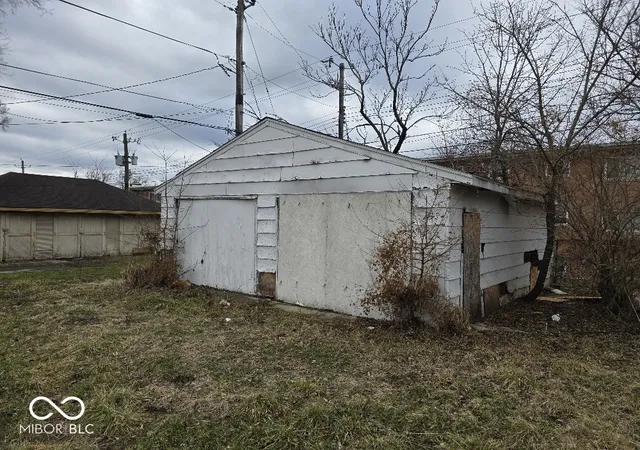 4th image of 4603 4605 E Washington St, Indianapolis, IN 46201 | MLS# 22090826