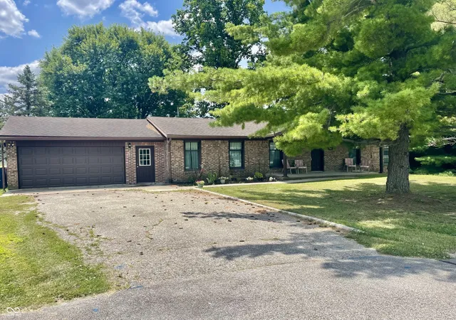 1st image of 700 Albin Pond Rd, Greencastle, IN 46135 | MLS# 22090936