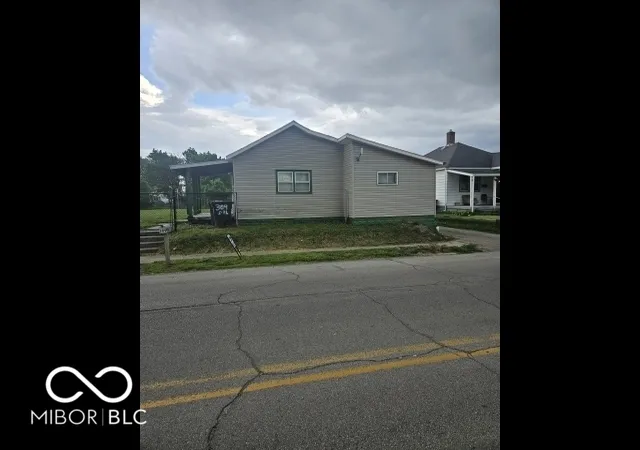 Homes for sale in Muncie, IN | 309 W 8Th St, Muncie, IN 47302 | MLS# 22090953