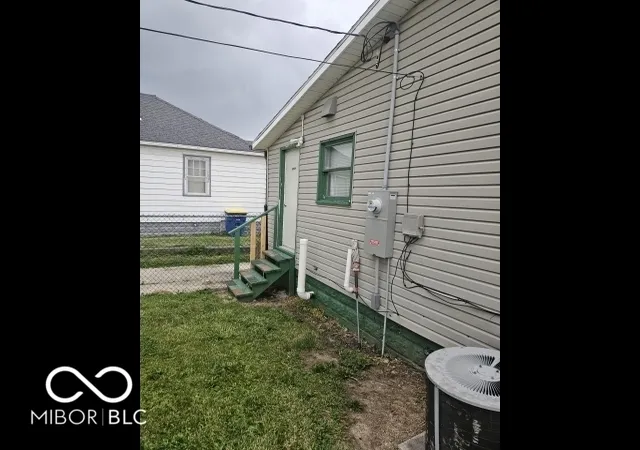 Homes for sale in Muncie, IN | 309 W 8Th St, Muncie, IN 47302 | MLS# 22090953
