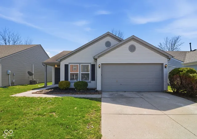1st image of 7433 Redcliff Rd, Indianapolis, IN 46256 | MLS# 22090973