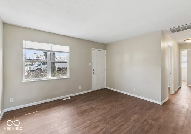 5th image of 7840 Roseway Ct, Indianapolis, IN 46226 | MLS# 22091163