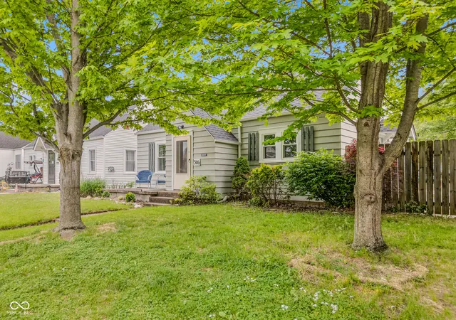 Homes for sale in Seymour, IN | 516 E 7Th St, Seymour, IN 47274 | MLS# 22091347