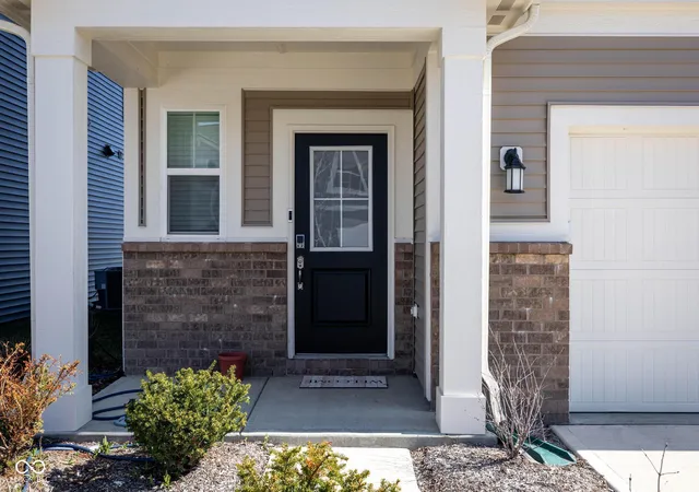3rd image of 11516 Basalt Dr, Indianapolis, IN 46235 | MLS# 22091370