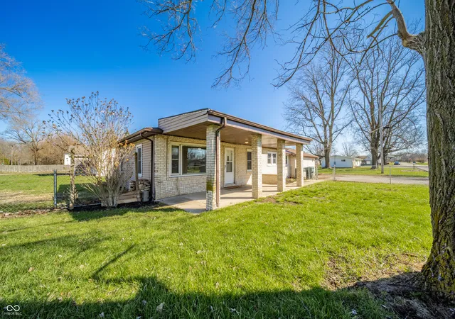 Photo 2 of Single family home for sale at 3500 E Race St, Muncie, IN 47303 | MLS# 22091393 | Listing updated on 2026-09-04