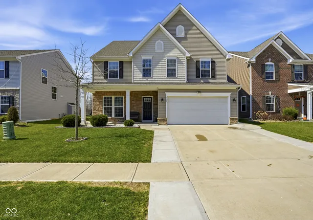 1st image of 516 Dietz Dr, Greenwood, IN 46143 | MLS# 22091502