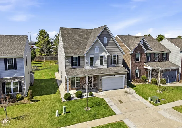 3rd image of 516 Dietz Dr, Greenwood, IN 46143 | MLS# 22091502