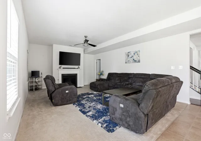 5th image of 516 Dietz Dr, Greenwood, IN 46143 | MLS# 22091502