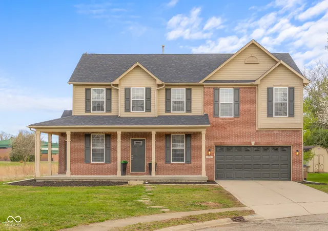 1st image of 1911 St James Pl, Columbus, IN 47201 | MLS# 22091559