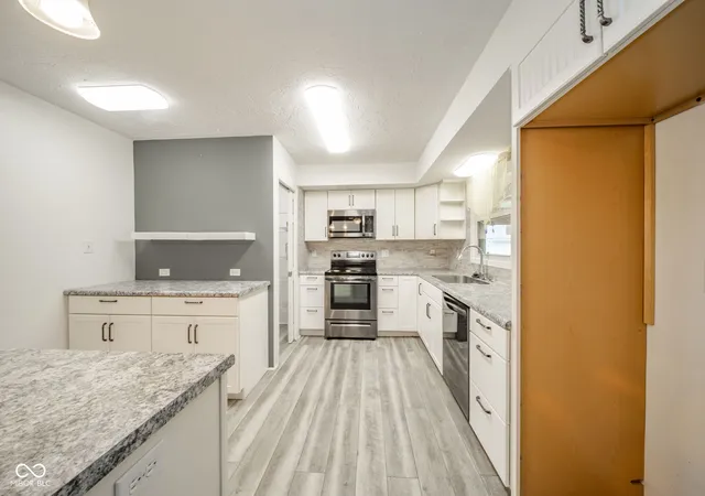 Photo 3 of Single family home for sale at 1334 S Onyx Ct, New Castle, IN 47362 | MLS# 22091633 | Listing updated on 2026-08-15