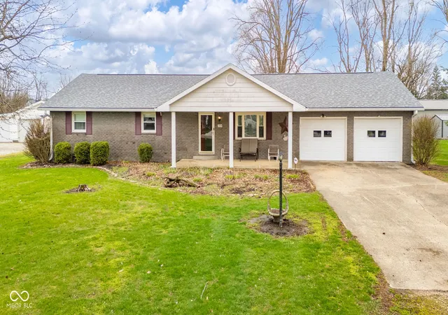 Photo 1 of Single family home for sale at 1334 S Onyx Ct, New Castle, IN 47362 | MLS# 22091633 | Listing updated on 2026-08-15