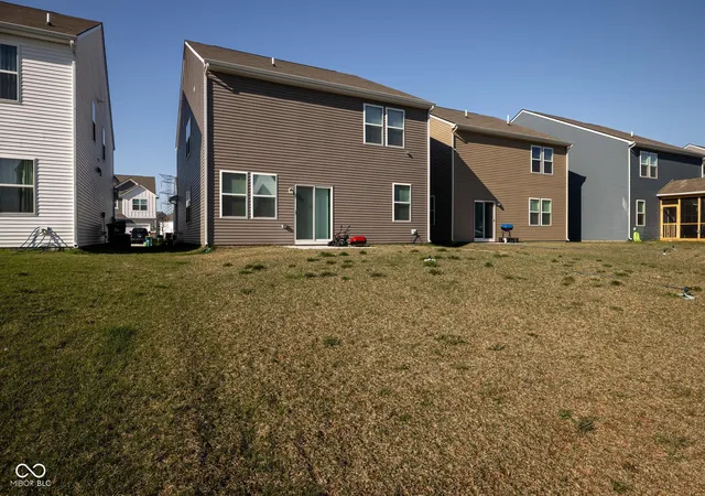 Photo 4 of Single family home for sale at 11522 Basalt Dr, Indianapolis, IN 46235 | MLS# 22091660 | Listing updated on 2026-07-22