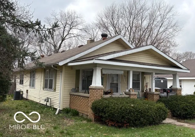 2nd image of 1831 Poplar St, Anderson, IN 46012 | MLS# 22091751