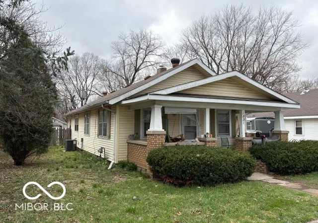 1st image of 1831 Poplar St, Anderson, IN 46012 | MLS# 22091751