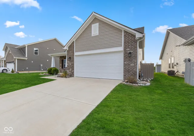 3rd image of 2064 Maplewood Ln, Pendleton, IN 46064 | MLS# 22091869