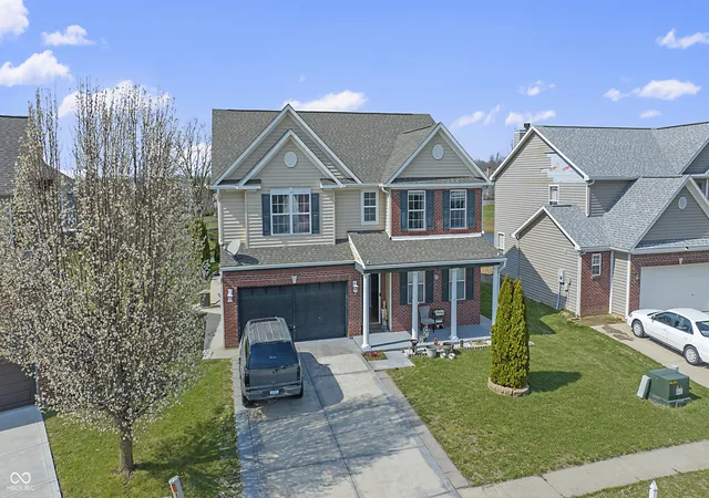 4th image of 1678 Juniper Ln, Greenwood, IN 46143 | MLS# 22091871