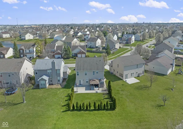 5th image of 1678 Juniper Ln, Greenwood, IN 46143 | MLS# 22091871