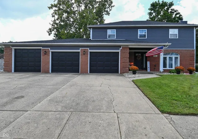 Photo 1 of Single family home for sale at 6031 Buck Trl Rd, Indianapolis, IN 46237 | MLS# 22091889 | Listing updated on 2026-09-13