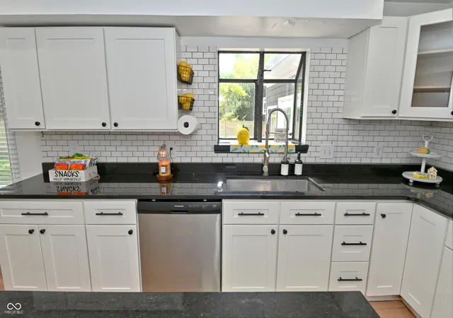 Photo 2 of Single family home for sale at 6031 Buck Trl Rd, Indianapolis, IN 46237 | MLS# 22091889 | Listing updated on 2026-09-13