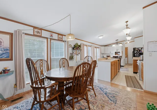 Homes for sale in Columbus, IN | 3336 Fall Valley Dr, Columbus, IN 47203 | MLS# 22091931