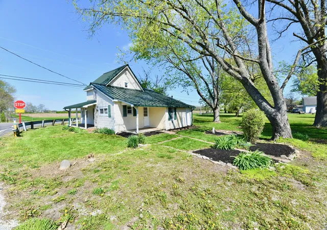 Photo 4 of Single family home for sale at 4992 W 100 South, New Palestine, IN 46163 | MLS# 22092191 | Listing updated on 2026-08-22