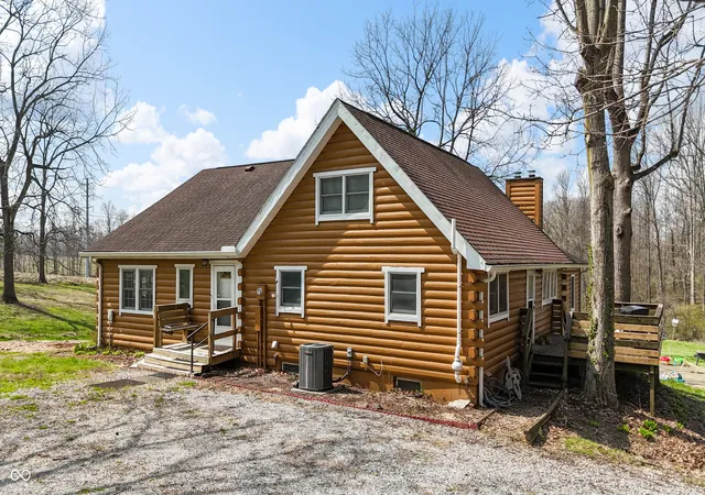 Photo 3 of Single family home for sale at 2409 E County Rd 700 S, Cloverdale, IN 46120 | MLS# 22092389 | Listing updated on 2026-10-02