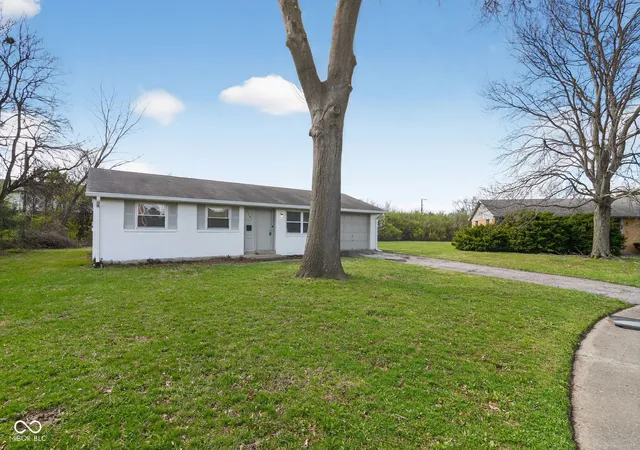 3rd image of 2318 N John Glenn Ct, Indianapolis, IN 46229 | MLS# 22092530